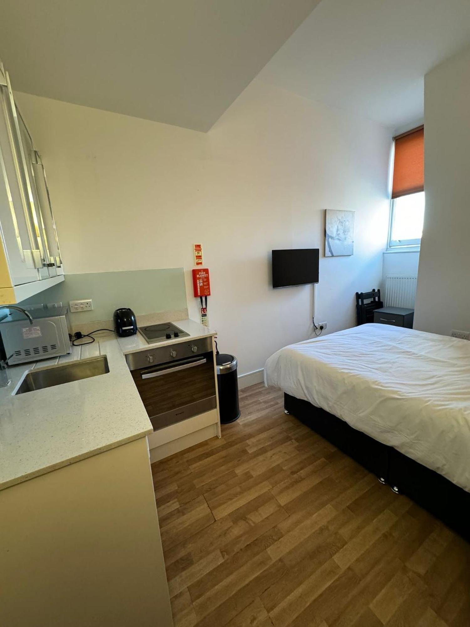 Clarges- Hsk Suites Londen Buitenkant foto