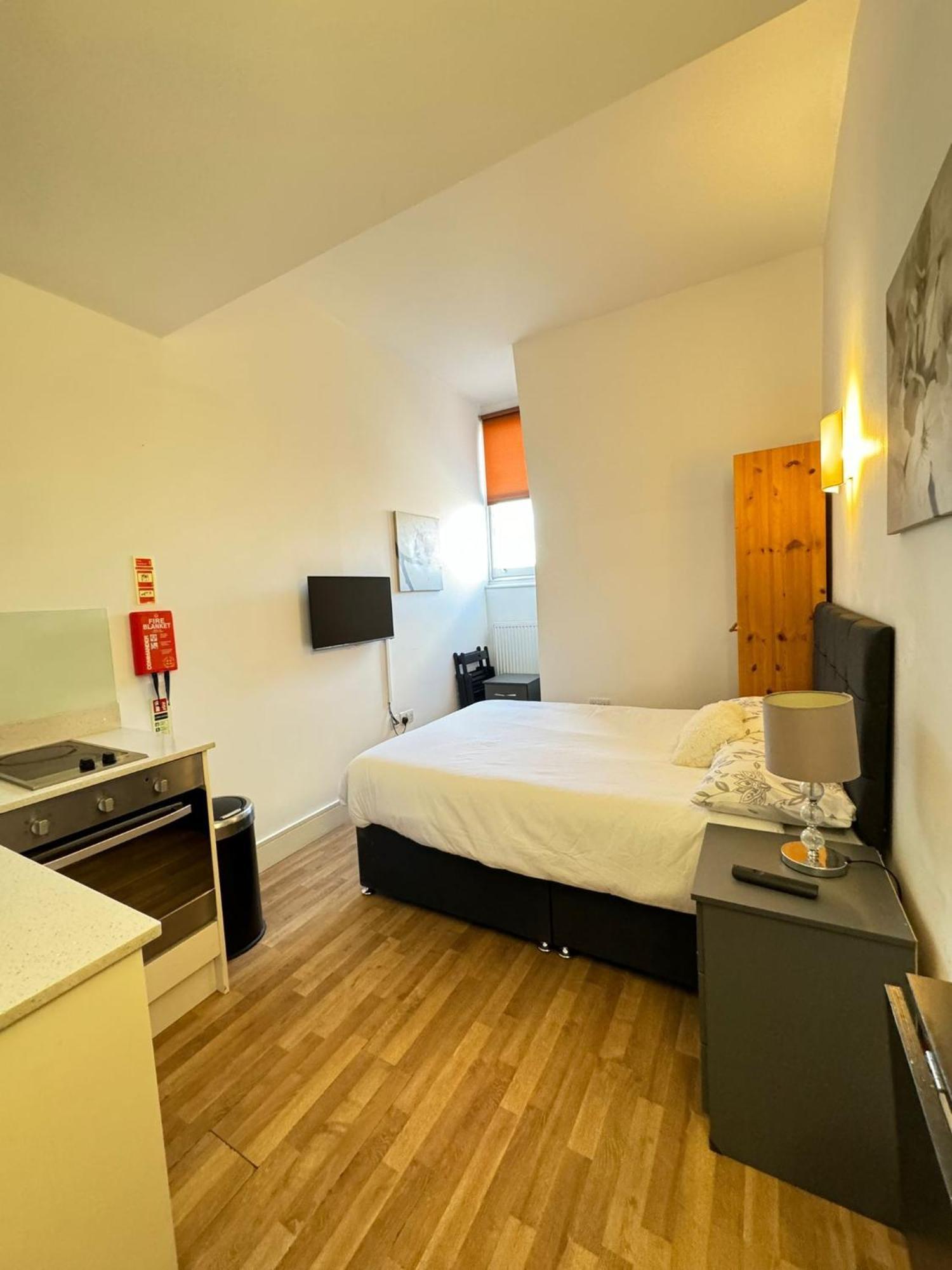 Clarges- Hsk Suites Londen Buitenkant foto