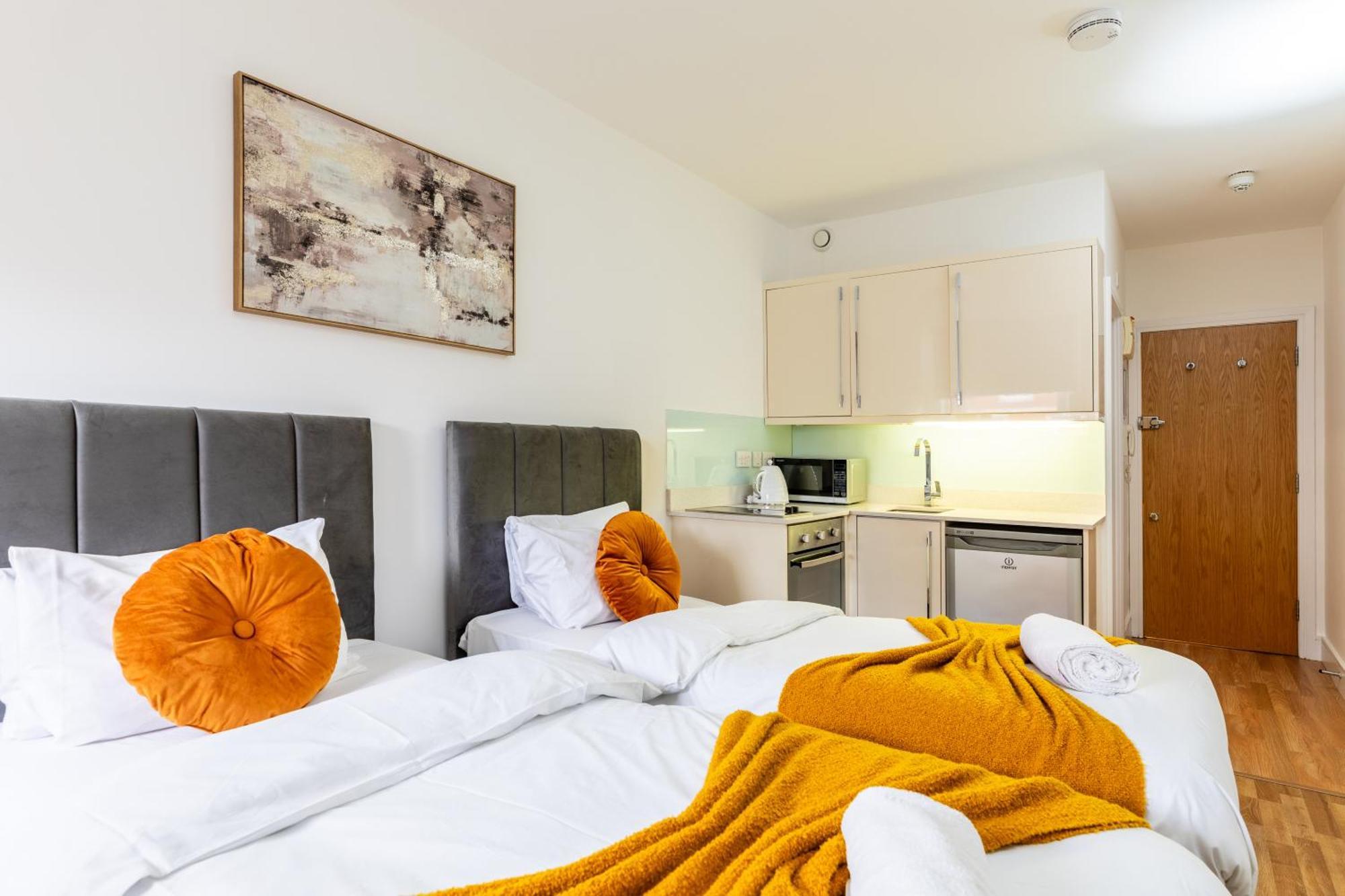 Clarges- Hsk Suites Londen Buitenkant foto