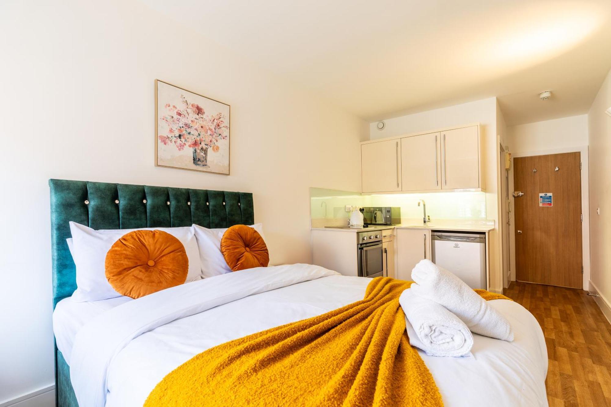 Clarges- Hsk Suites Londen Buitenkant foto